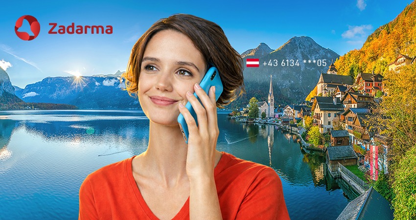 Frau telefoniert vor österreichischer Landschaft – Ländervorwahl 0043 (+43) für Österreich